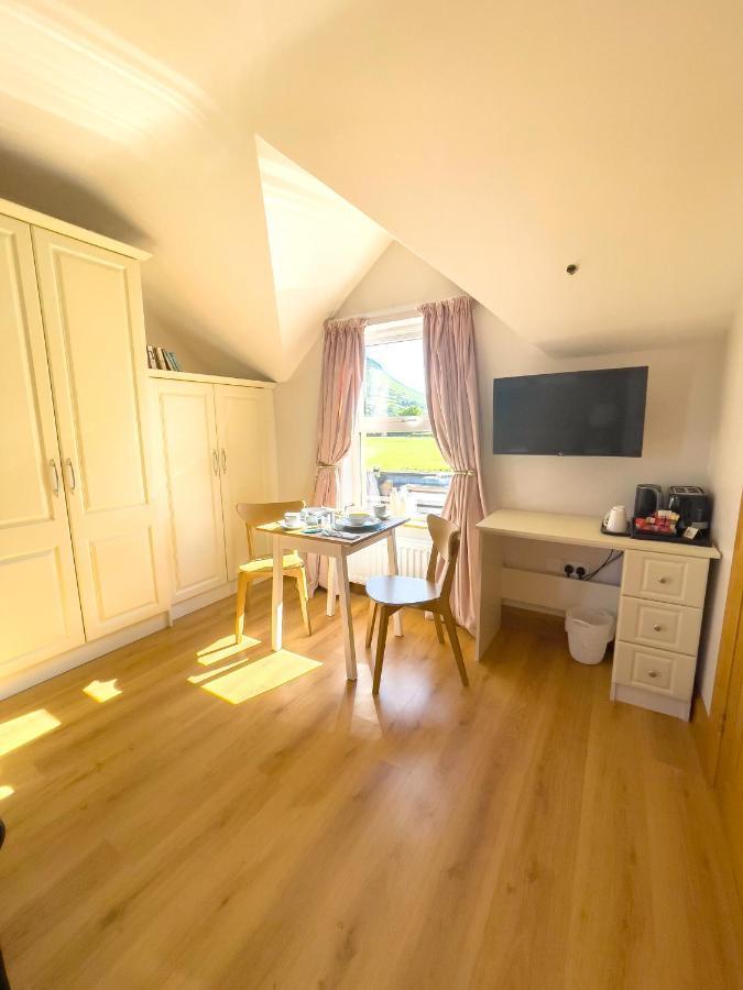 Mount Edwards Hill Guest Accommodation Cushendall Kültér fotó